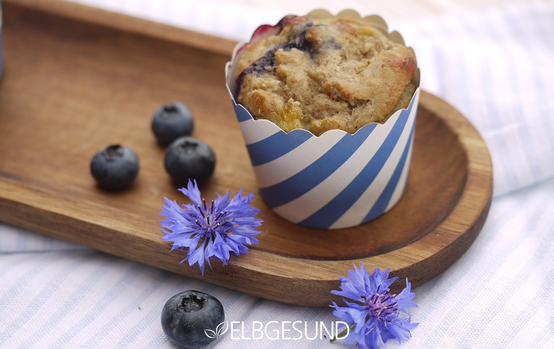 Blitzschnelle fruchtige Heidelbeer-Muffins ohne Mehl und Zucker - ELBGESUND